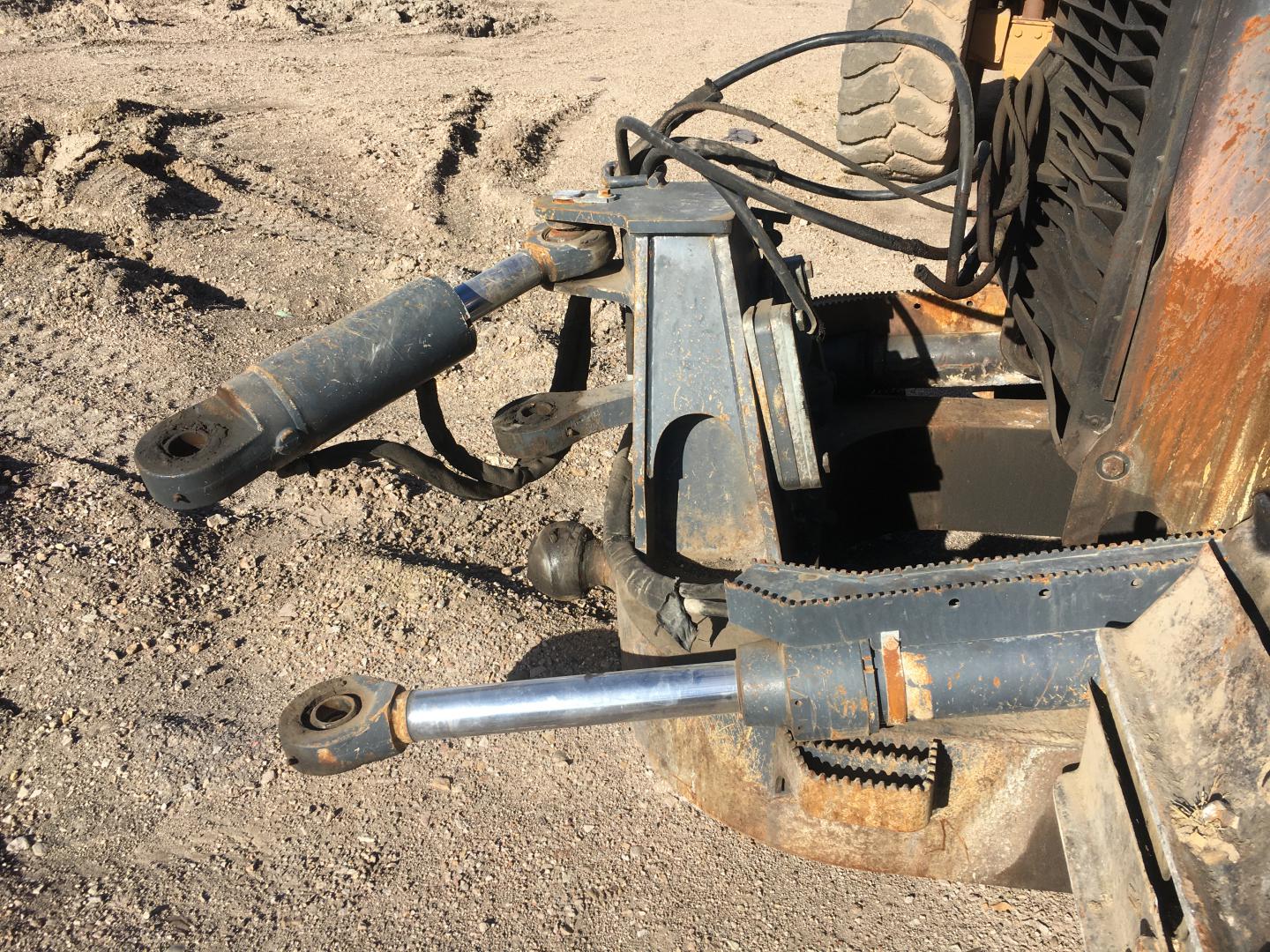 ./imagenes/INVOICE/2019/16237/BULLDOZER JOHN DEERE_750K (12).JPG